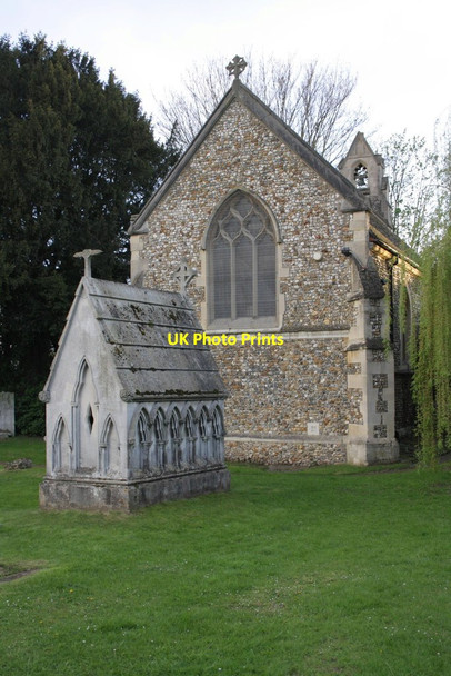 Photo 6"x4" St Nicolas Loughton church and tomb Loughton\/TQ4396 c2012