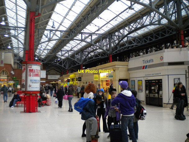 Photo 6"x4" Looking west across Marylebone station concourse Marylebone\/TQ2881 c2010