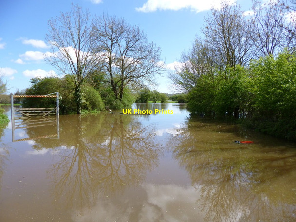 Photo 6"x4" Pamphill, flooded car park Wimborne Minster c2012