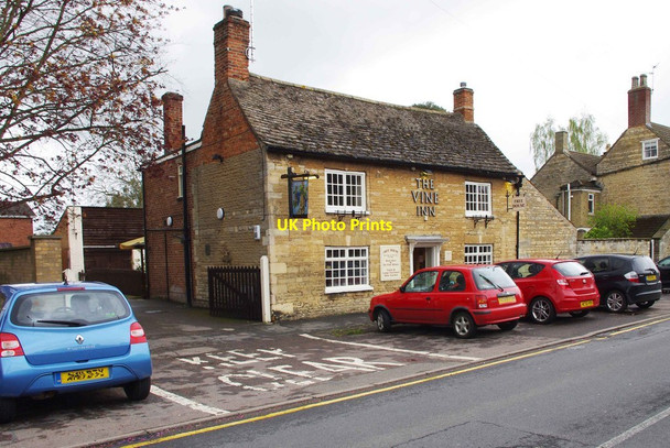 Photo 6"x4" The Vine Inn (3), 19 Church Street, Market Deeping Market Deeping c2012