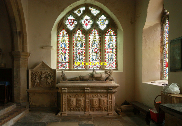 Photo 6"x4" St Michael, Well - Tomb chest Well\/SE2681 c2012