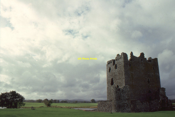 Photo 6"x4" Threave Castle Abbey Yard\/NX7364 c1999