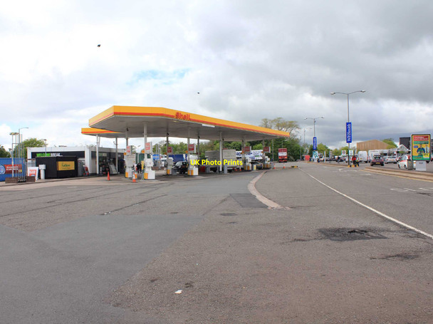 Photo 6"x4" Shell filling station at Keele Services, M6 north Hawthorns\/SJ8045 c2012