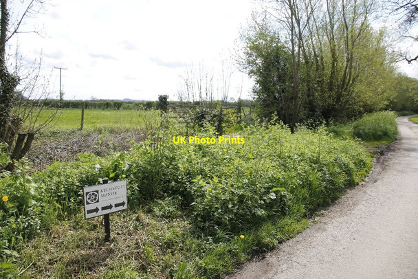 Photo 6"x4" Sign to the Manor Kelmscot c2012