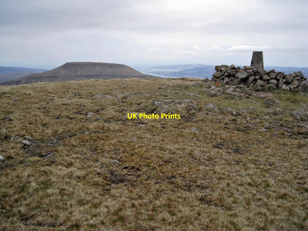 Photo 6"x4" North over Healabhal Bheag summit Greep c2012