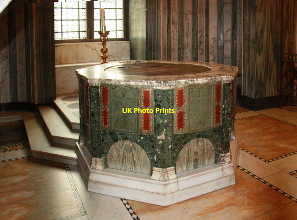 Photo 6"x4" Westminster Cathedral - Font Westminster c2011