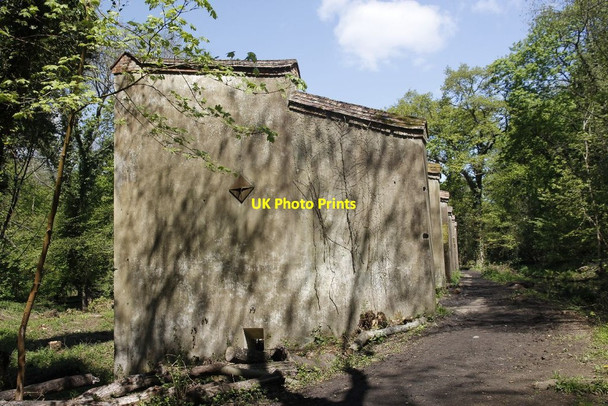 Photo 6"x4" A huge building Chilworth\/TQ0247 c2012