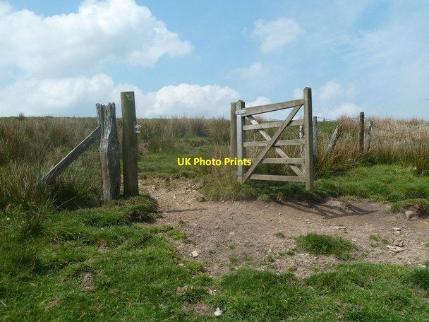 Photo 6"x4" Fence and gateway on rough grassland and moorland Llangurig c2012