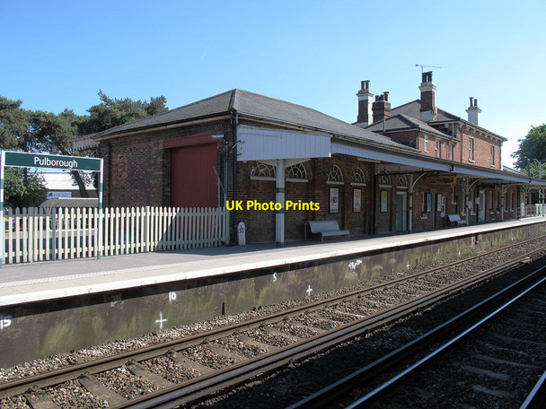 Photo 6"x4" Pulborough station buildings Pulborough c2012