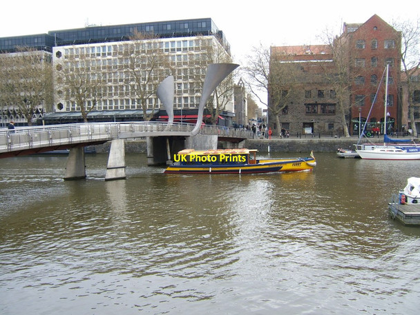 Photo 6"x4" Ferry passing under Pero's Bridge Bedminster c2012