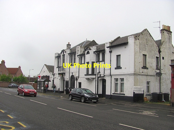 Photo 6"x4" The Wellesley Arms Buckhaven c2012