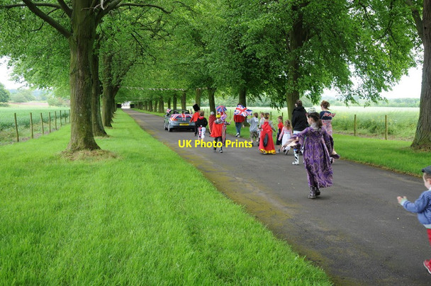 Photo 6"x4" Jubilee fancy dress procession - Earl's Croome Earl's Croome c2012