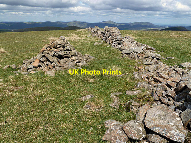 Photo 6"x4" A cairn on Molls Cleuch Dod Talla Linnfoots c2012