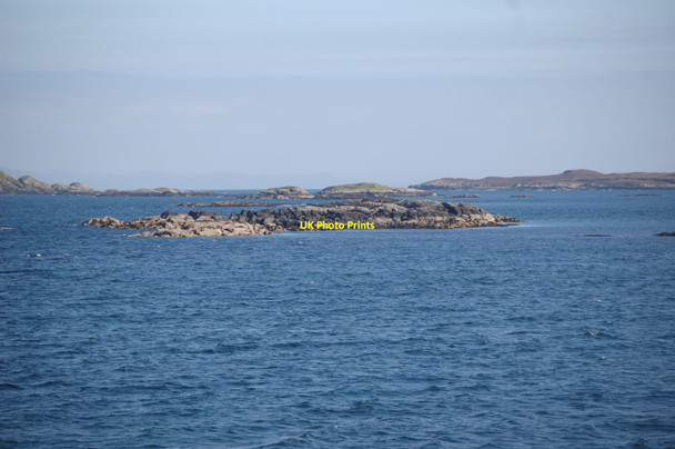 Photo 6"x4" Small island Cairminis c2012