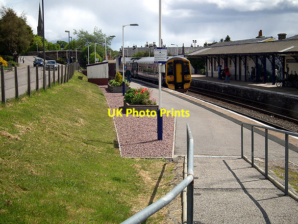 Photo 6"x4" Waiting at Invergordon Invergordon c2012