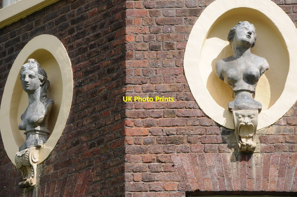 Photo 6"x4" Busts on Ham House Richmond\/TQ1874 c2012