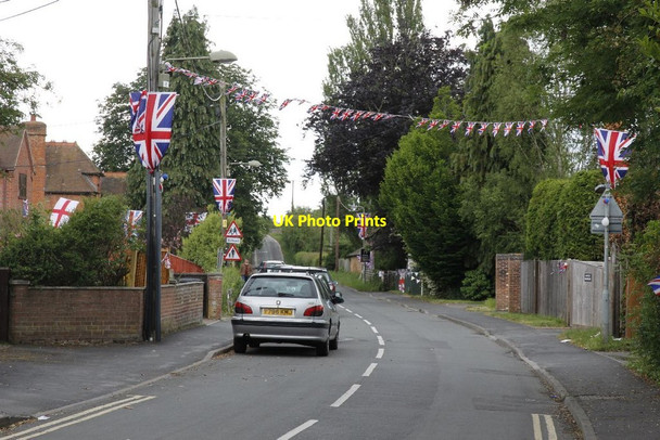 Photo 6"x4" Bunting across the road Cholsey c2012