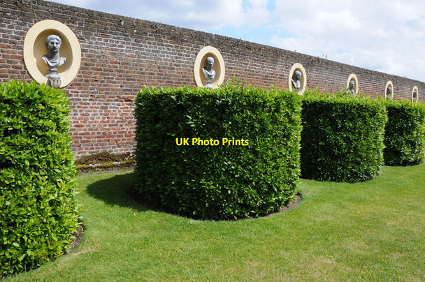 Photo 6"x4" Wall and busts, Ham House Richmond\/TQ1874 c2012
