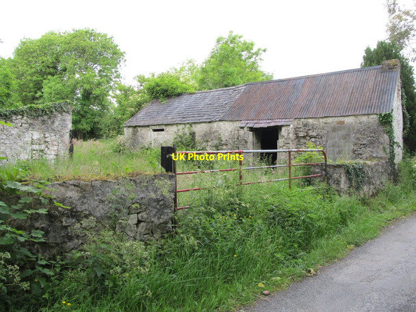 Photo 6"x4" Disused farmstead on the Kilnasaggart Road Faughart Upper c2012