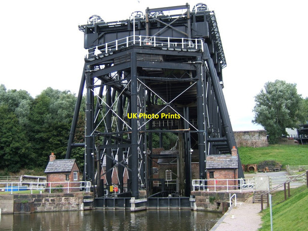 Photo 6"x4" The Anderton Boat Lift in August 2005 Northwich c2005
