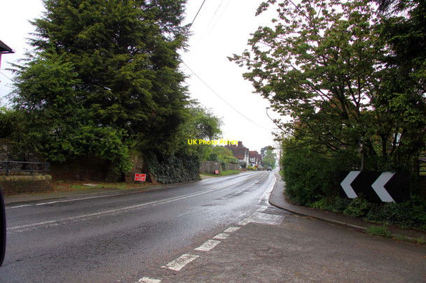 Photo 6"x4" The A329 through Lower Basildon Lower Basildon c2012