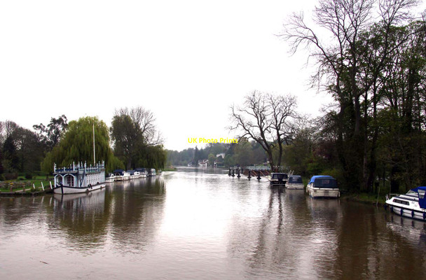 Photo 6"x4" The River Thames at Goring Streatley\/SU5980 c2012