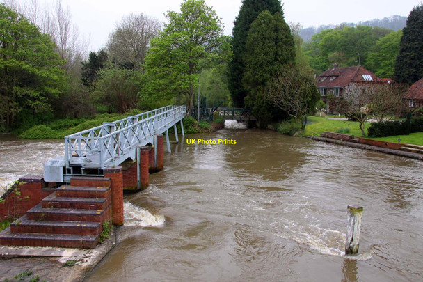 Photo 6"x4" Weirs on the Thames at Streatley Streatley\/SU5980 c2012