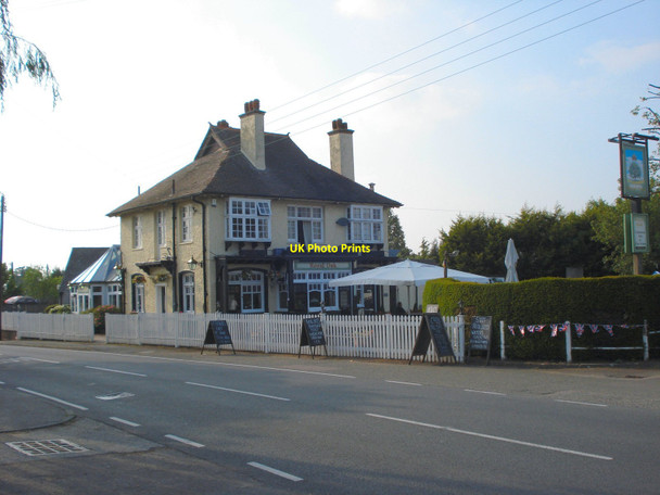 Photo 6"x4" The Royal Oak Public House Stapleford Abbotts Nuper's Hatch c2011