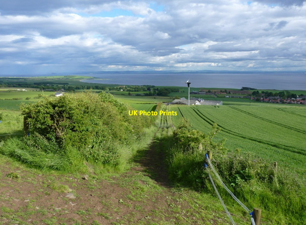 Photo 6"x4" Chesterstone Farm and its wind turbine Kirkton of Largo or Upper Largo c2012