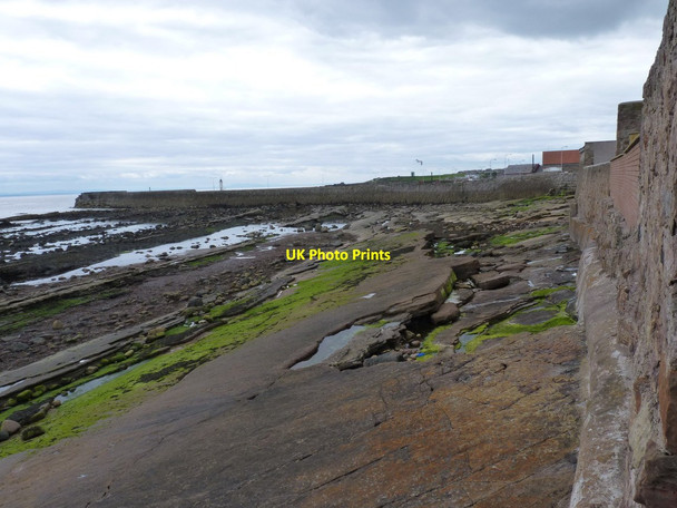 Photo 6"x4" The rocky foreshore between Anstruther Easter and Cellardyke harbours Anstruther Easter c2012