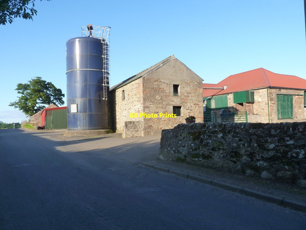Photo 6"x4" Silo and barns at Abercrombie Farm Abercrombie c2012