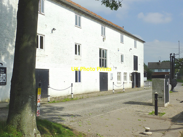 Photo 6"x4" Canal building at Red Bull Wharf, Staffordshire Kidsgrove c2011