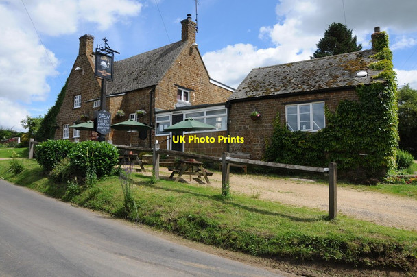 Photo 6"x4" The White Swan Inn Wigginton\/SP3833 c2012