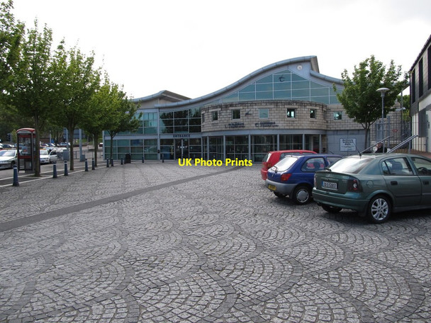 Photo 6"x4" Bus and train station at Bangor Bangor\/J5081 c2012