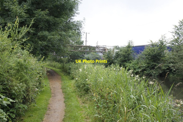 Photo 6"x4" Pipes over the Kennet Colthrop c2012