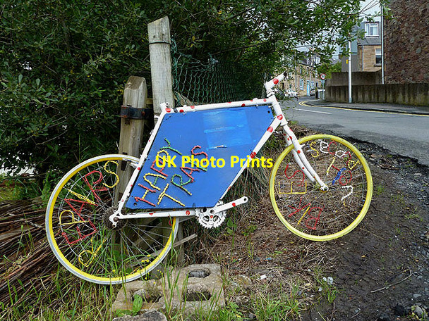 Photo 6"x4" A bike at Plumtreehall Brae, Galashiels Galashiels c2012