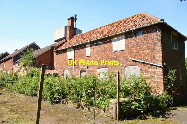 Photo 6"x4" Hales and Heckington Workhouse Hales\/TM3897 c2012