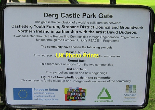 Photo 6"x4" Derg Castle Park gates Castlederg c2012