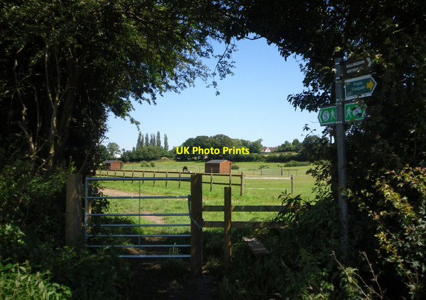 Photo 6"x4" Gate on the Border Rickmansworth c2012