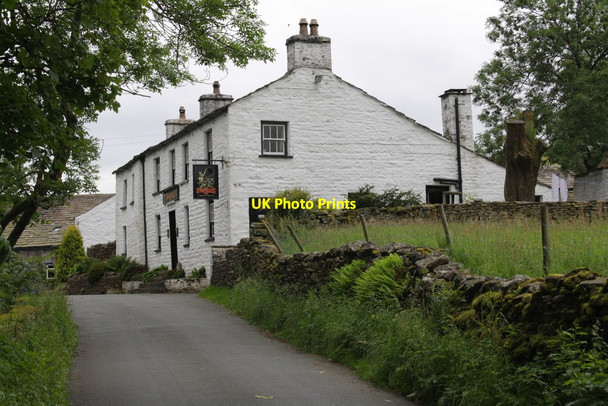 Photo 6"x4" The Sportsman Inn Lea Yeat c2012