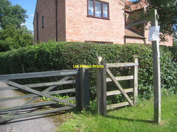 Photo 6"x4" The beginning of the path to Low Marnham Normanton on Trent c2012