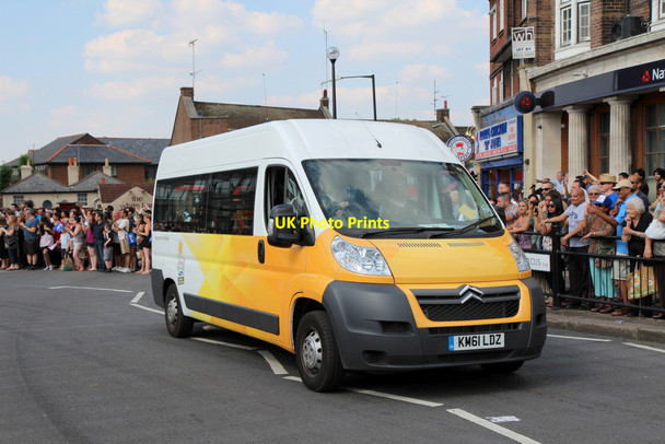 Photo 6"x4" Waiting for the Torch in Southgate, London N14 Southgate\/TQ3094 c2012