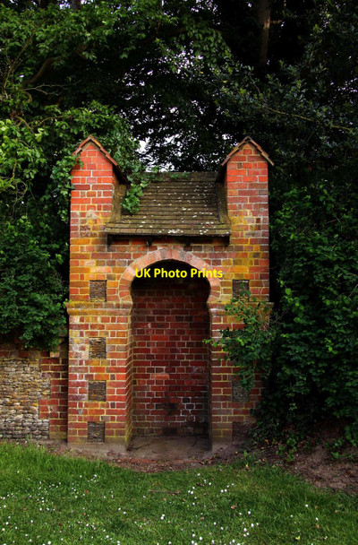 Photo 6"x4" Brick built sentry box outside Sandringham House Sandringham c2012