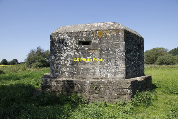 Photo 6"x4" Front view Lechlade on Thames c2012