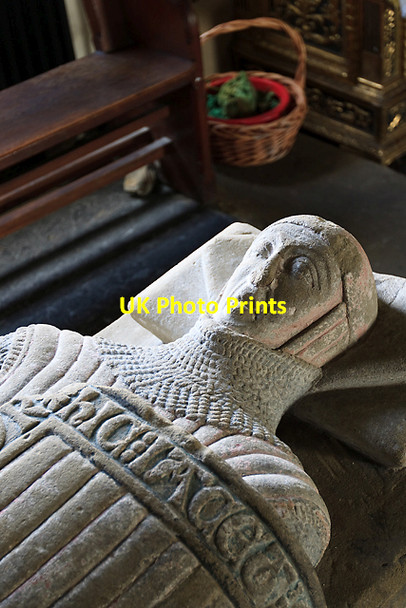 Photo 6"x4" St Garmon's parish church, Llanarmon yn I\u00c3\u00a2l - military effigy (2) detail Bryn-yr-ogof c2012