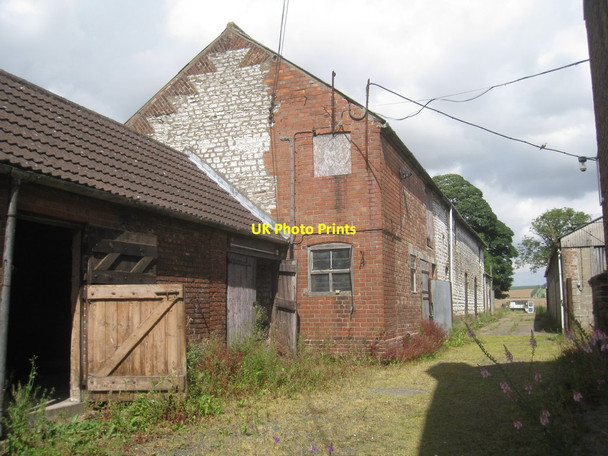 Photo 6"x4" Chalk walling at Glebe Farm, Wetwang Wetwang c2012