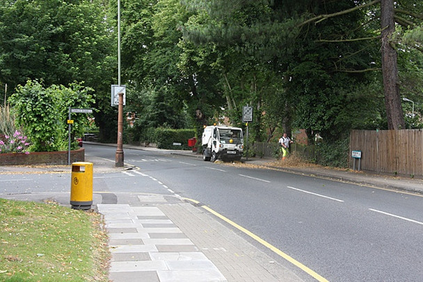 Photo 6"x4" Hendon Lane Finchley c2008