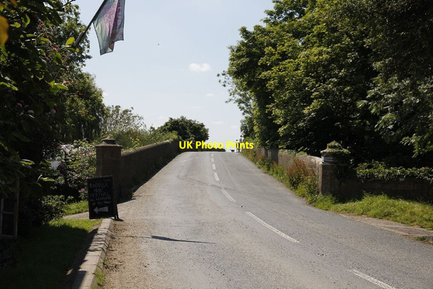 Photo 6"x4" St John's Bridge Lechlade on Thames c2012