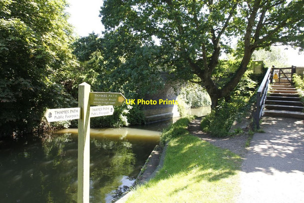 Photo 6"x4" Path under the bridge Lechlade on Thames c2012