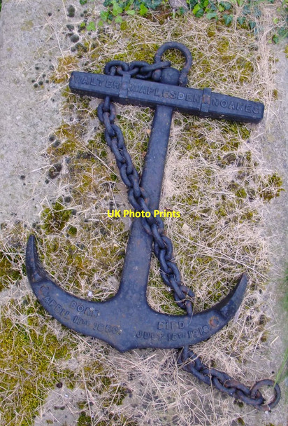 Photo 6"x4" Anchor on a nautical grave, Shorne churchyard Shorne c2012